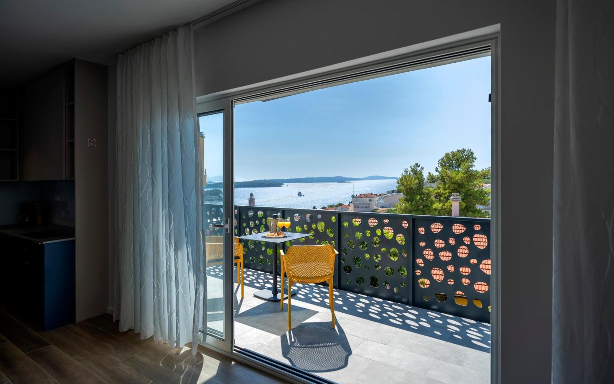 Modern, 2 Bedroom Apartment Hvar Town Bagian luar foto